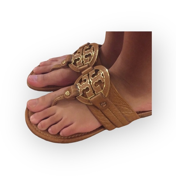 Tory Burch 𐮛 Amanda Double T Reva Thong Sandal 𐮛 Tan Leather 𐮛 Miller 𐮛 8.5 - Picture 16 of 17